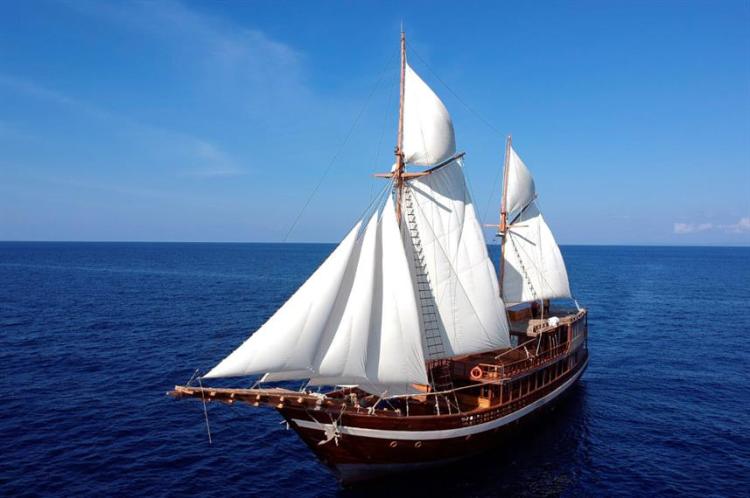 bateau-croisiere-plongee-indonesie-komodo-coralia