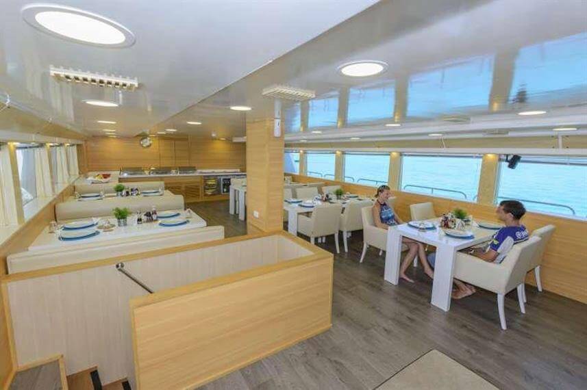 bateau-de-croisiere-luxe-salle-interieure-4