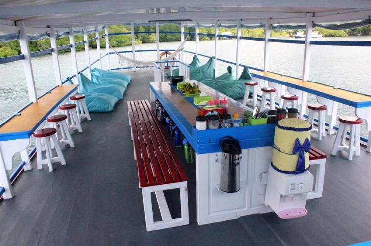 bateau-de-croisiere-entrée-de-gamme-salle-exterieure-6