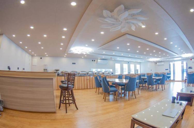 bateau-de-croisiere-luxe-salle-interieure-1