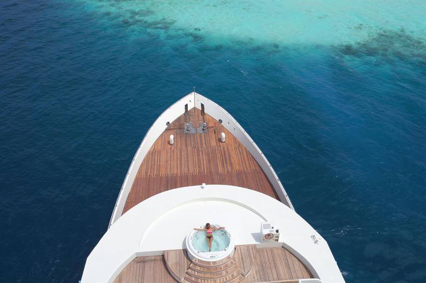 bateau-de-croisiere-luxe-jacuzzi-3
