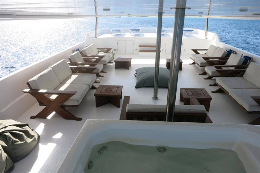 bateau-de-croisiere-luxe-salle-exterieure-2