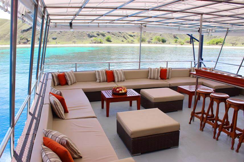 bateau-de-croisiere-standard-salle-exterieure-3