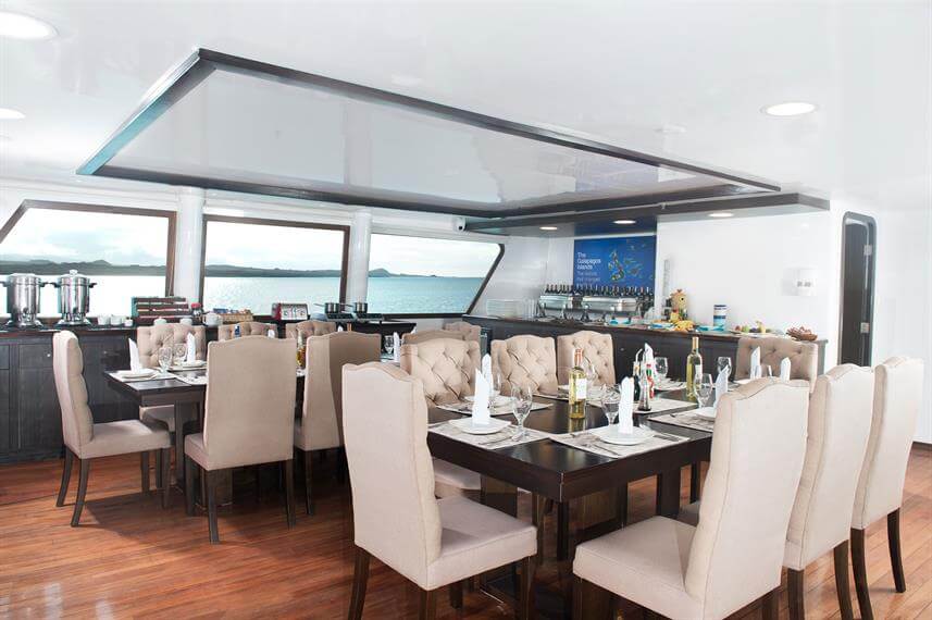 bateau-de-croisiere-luxe-salle-interieure-5