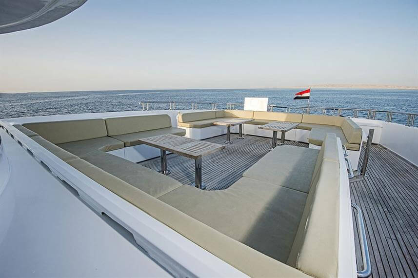 bateau-de-croisiere-luxe-salle-exterieure-3