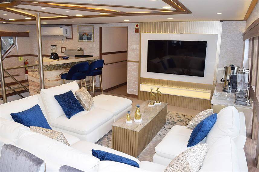 bateau-de-croisiere-luxe-salle-interieure-9