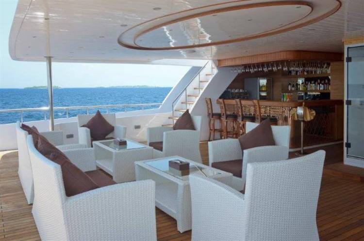 bateau-de-croisiere-luxe-salle-exterieure-7