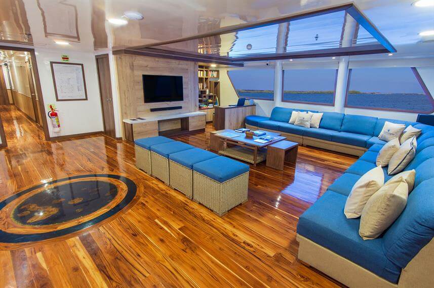 bateau-de-croisiere-luxe-salle-interieure-10