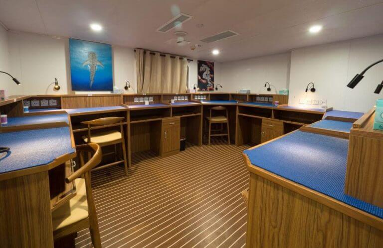 salle-appareil-photo-bateau-de-croisiere-plongee-luxe-3